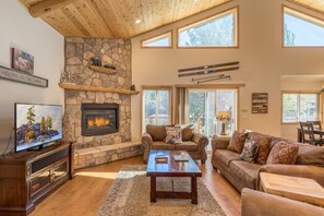 TV, peis og kontorer