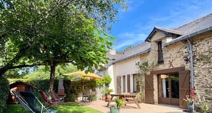 Renovated Cottage with Garden, Game Room, Near Nantes-Brest Canal, Sleeps 9