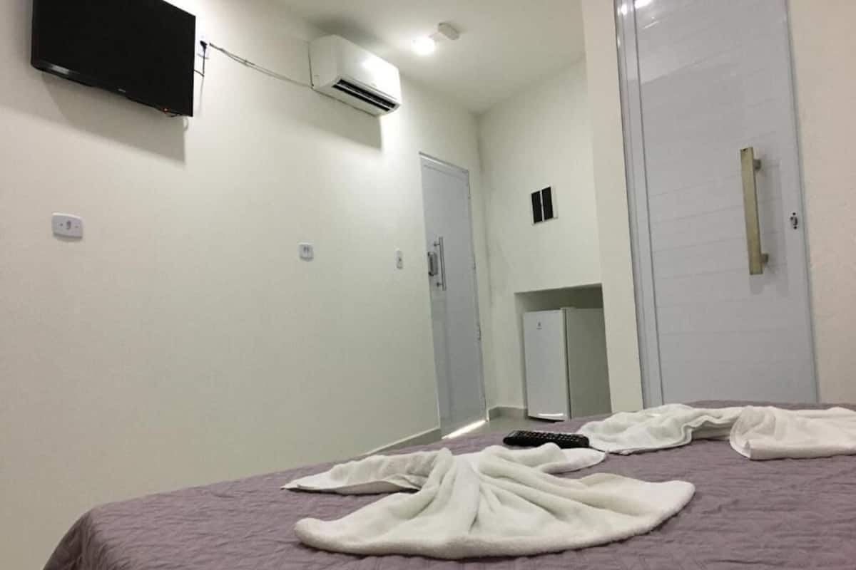 Deluxe Triple Room | Television