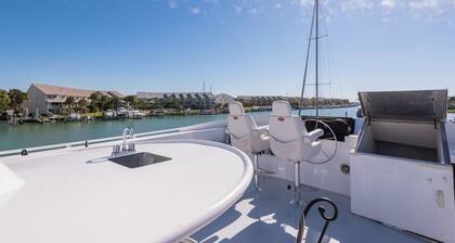 The Lady Pearl - Sleep Aboard A Yacht