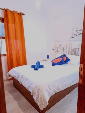 Quarto casal básico | Roupa de cama