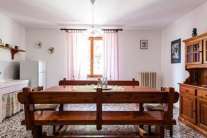 Dining - Apartment with 3 bedrooms, 2 bathrooms and terrace with barbecue (Toscana)