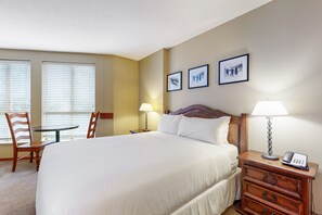 Iron/ironing board, internet, bed sheets