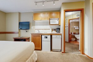 Fer et planche à repasser, accès à Internet, literie fournie