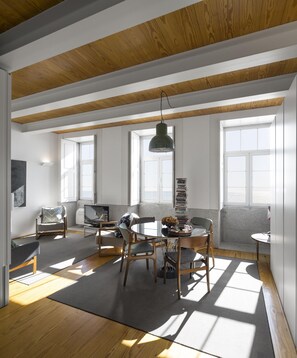 Dining - Flattered to be in Porto Sea View Apartment A (Oporto)
