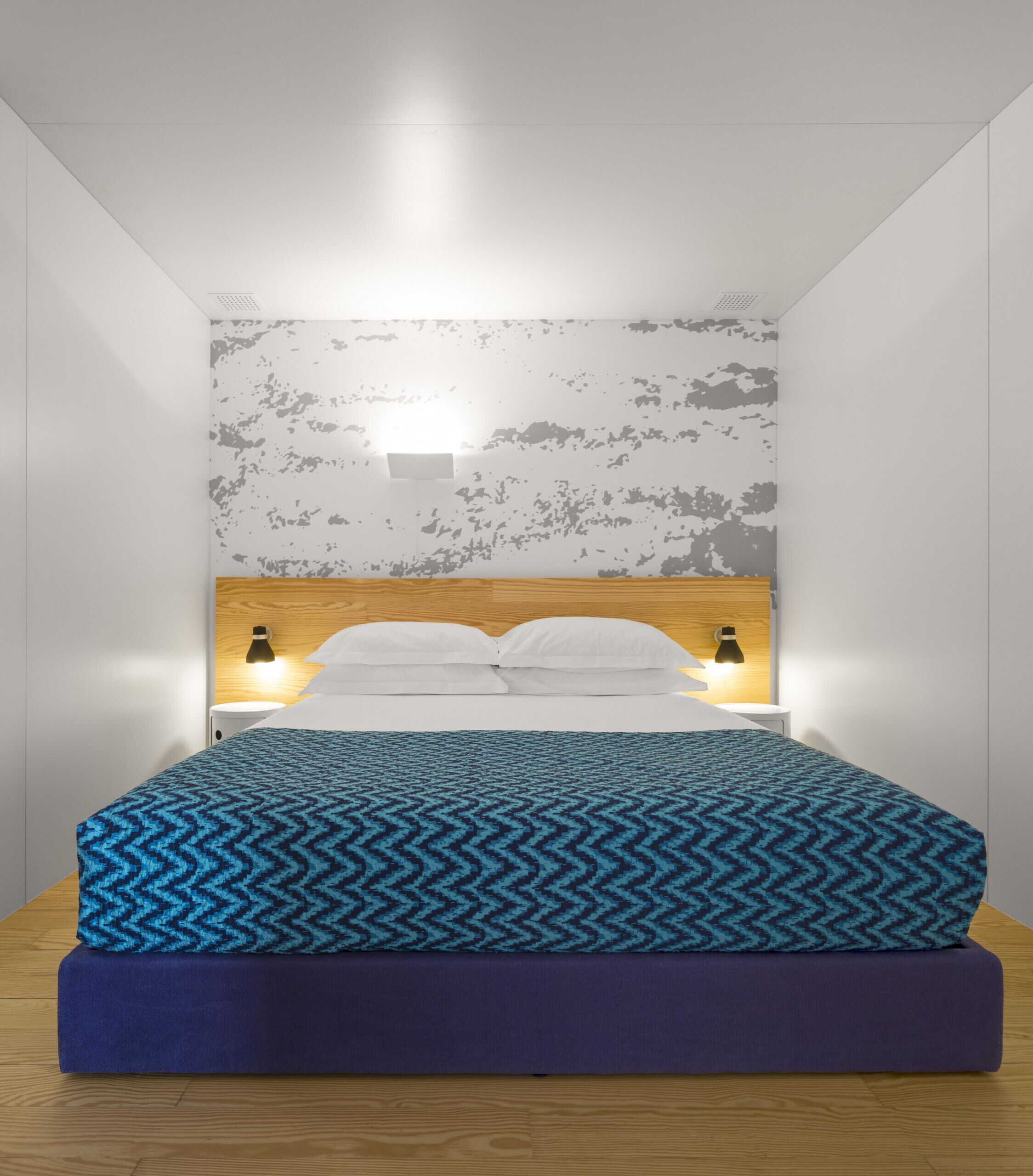 1 slaapkamer, een kluis op de kamer, een strijkplank/strijkijzer