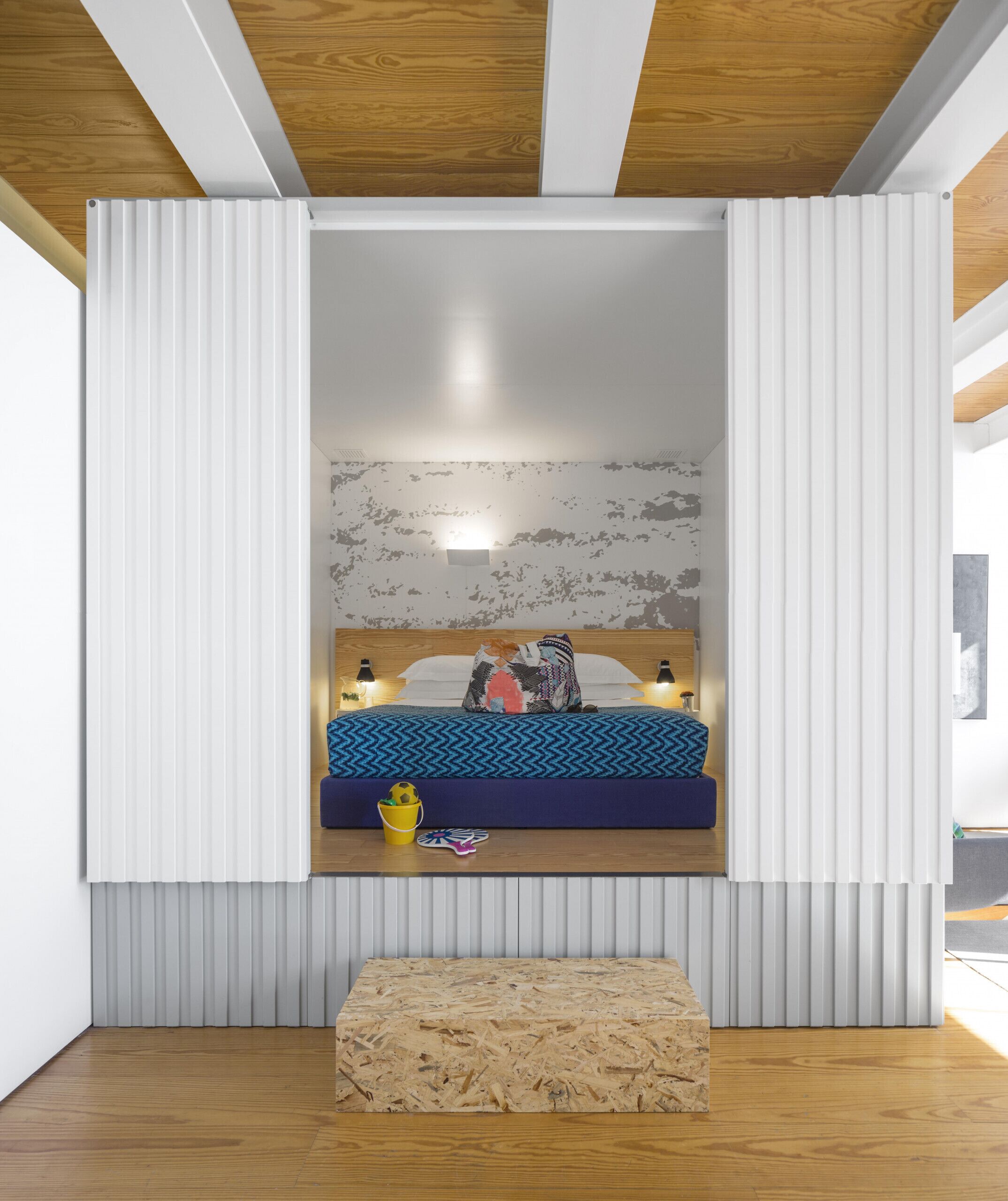 Tallelokero huoneessa, silitysrauta/-lauta, ilmainen Wi-Fi