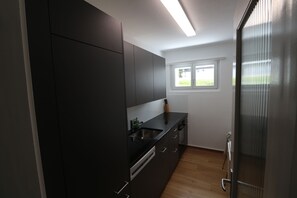 公寓 (Etania; Cleaning Fee 70 CHF) | 私人廚房 | 電冰箱、爐台、洗碗機、咖啡機/沖茶器