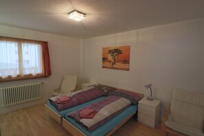 Apartment (Etania; Cleaning Fee 70 CHF) | 1 bedroom, desk, free WiFi, bed sheets - Etania (Davos)