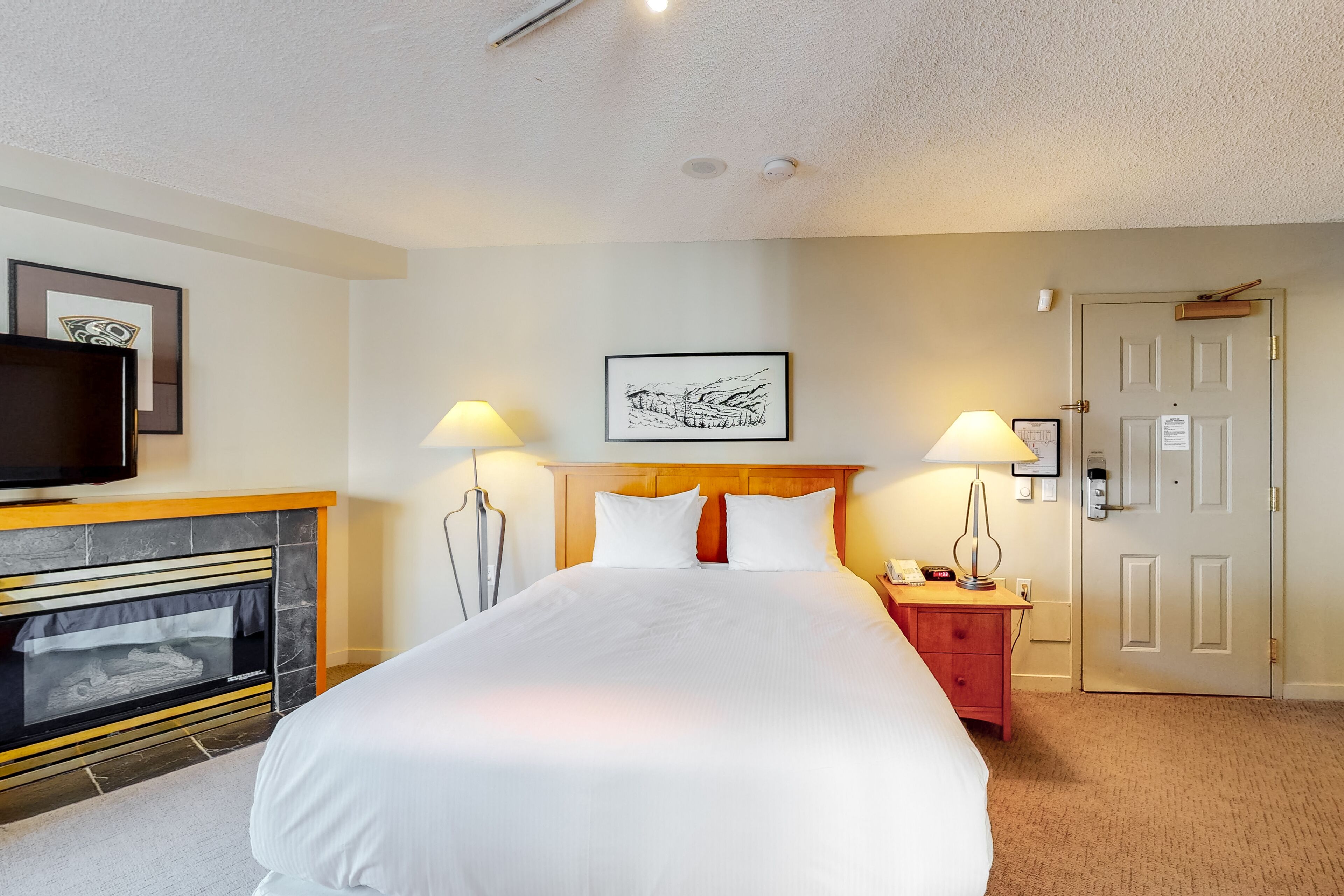 Fer et planche à repasser, Internet gratuit, draps fournis