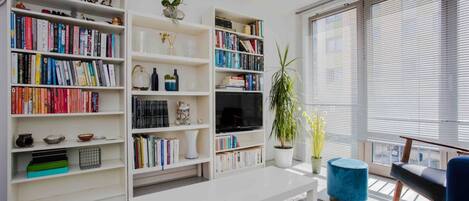 Apartment (2 Bedrooms) | Living room