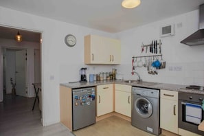 Appartement (2 Bedrooms) | Cuisine privée