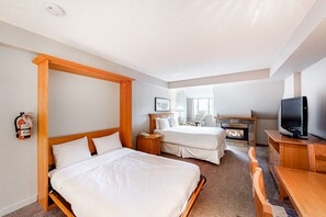 Fer et planche à repasser, accès Internet, draps fournis