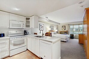 Fer et planche à repasser, Wi-Fi, literie fournie