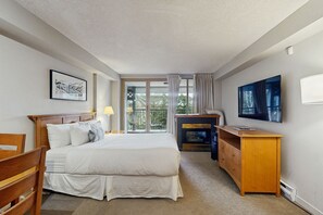 Fer et planche à repasser, accès Internet, draps fournis