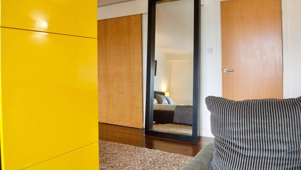 إستديو (0 Bedroom) | مساحة عمل للكمبيوتر المحمول ومكواة/لوح كي وملاءات أسرّة