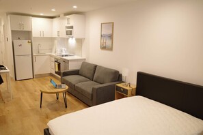 Studio (0 Bedroom)