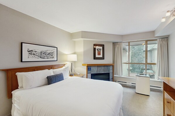 Iron/ironing board, internet, bed sheets