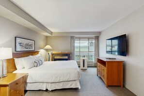 Iron/ironing board, WiFi, bed sheets - 4th-floor studio near lifts with fireplace, gym, washer/dryer, full kitchen, AC (Whistler)