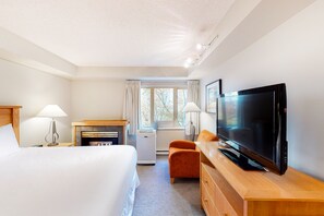 Fer et planche à repasser, accès à Internet, literie fournie