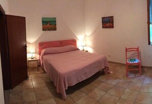 3 chambres, fer et planche à repasser, Wi-Fi gratuit