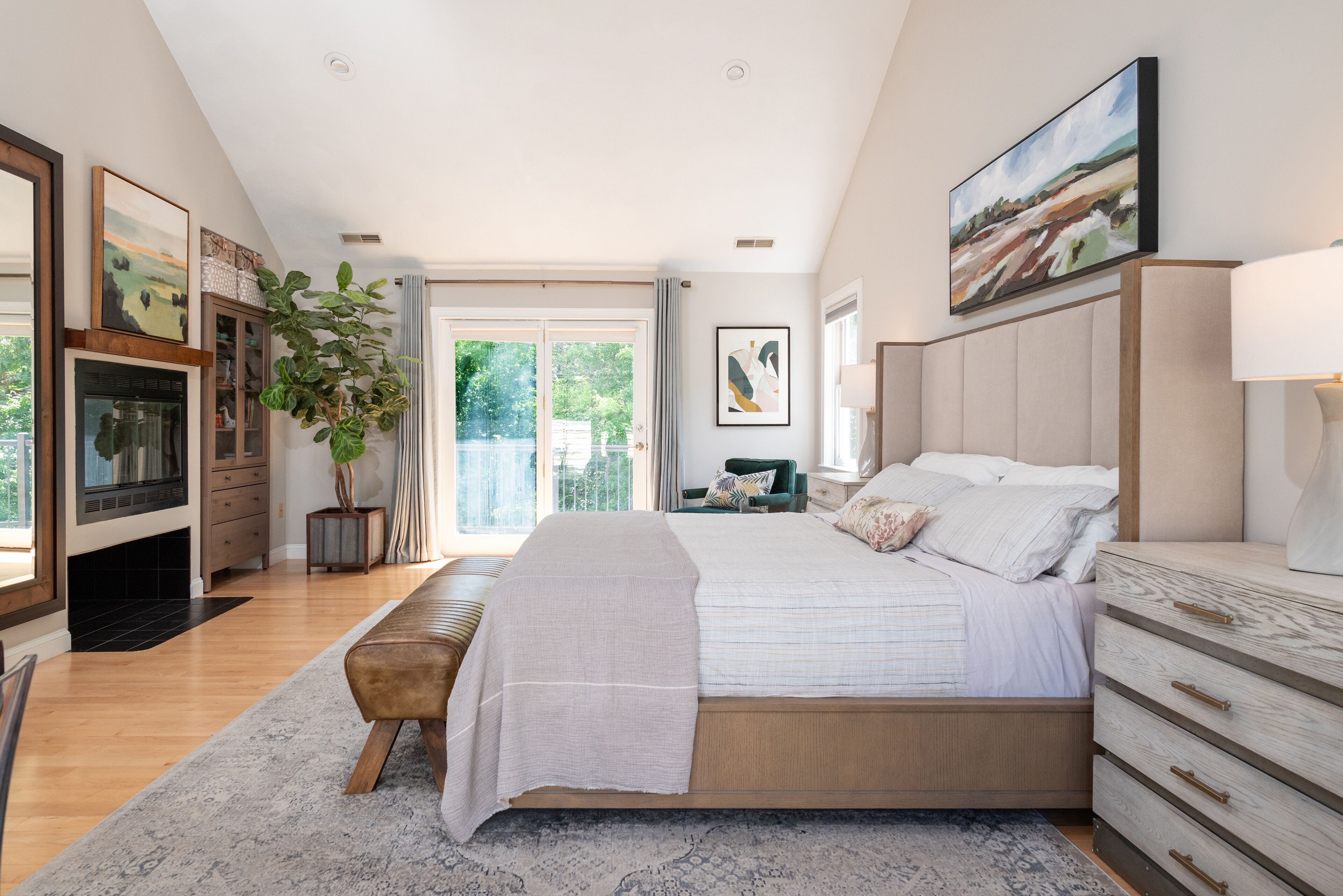 5 habitaciones, tabla de planchar con plancha, wifi y ropa de cama 