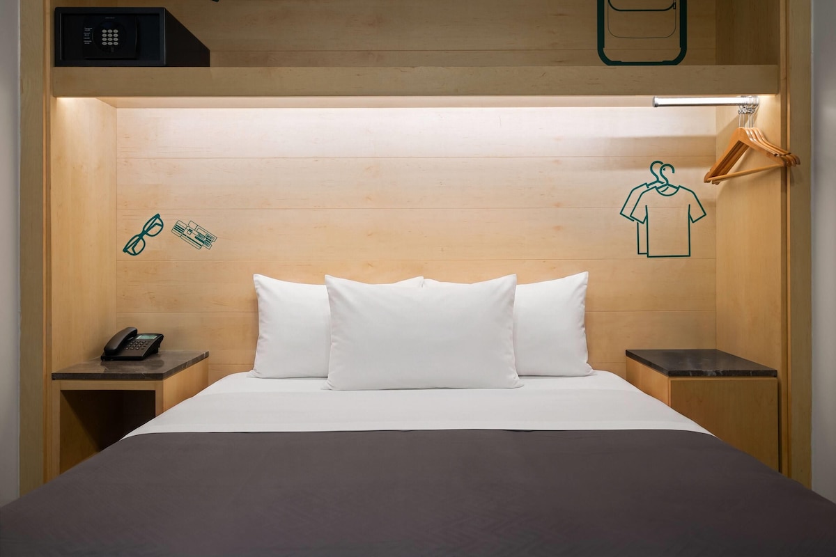 Zimmer, 1 Queen-Bett, Nichtraucher | Allergikerbettwaren, Zimmersafe, Schreibtisch, Verdunkelungsvorhänge