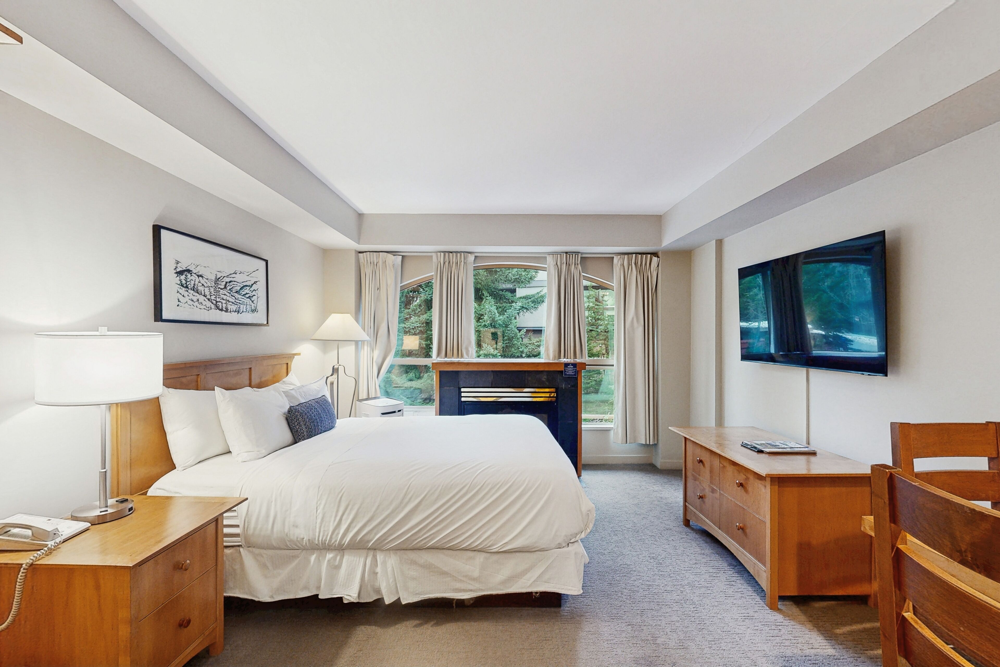 Strykejern/-brett, internett (inkludert) og sengetøy