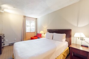 1 bedroom, iron/ironing board, internet, bed sheets