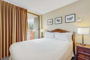 Iron/ironing board, Internet, bed sheets