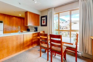 Micro-ondes, four, plaque de cuisson, lave-vaisselle