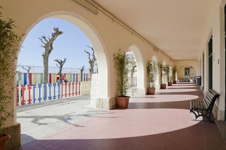 Exterior. Turismo do Seculo