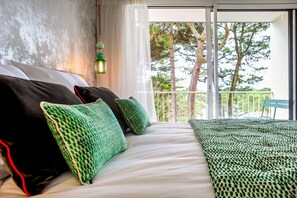 2 slaapkamers, een strijkplank/strijkijzer, reisbedje, gratis wifi