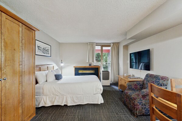 Iron/ironing board, internet, bed sheets