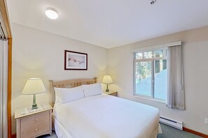 1 chambre, fer et planche à repasser, accès à Internet, literie fournie