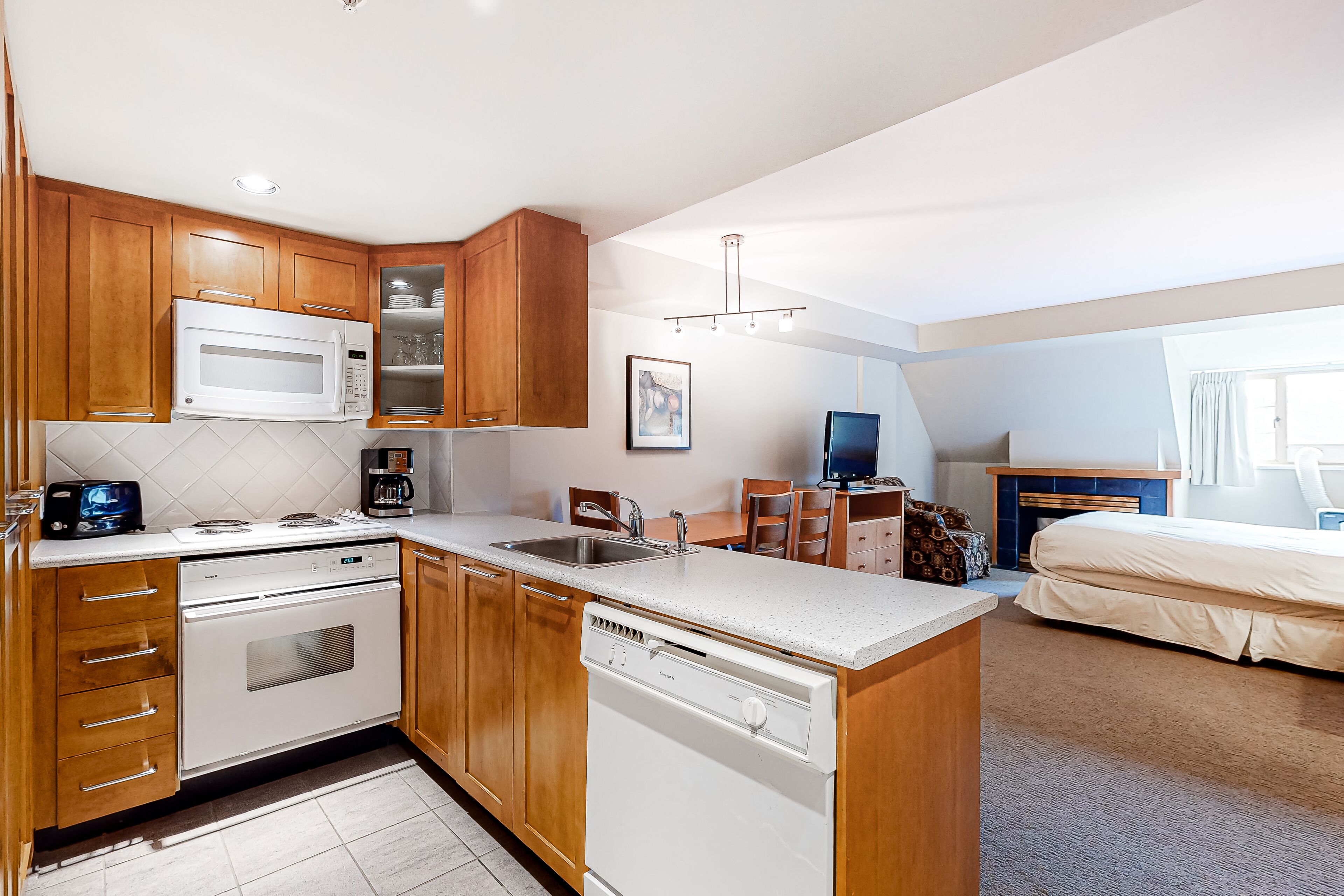 Microwave, oven, stovetop, dishwasher