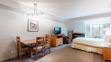 Tabla de planchar con plancha, Internet gratis, ropa de cama