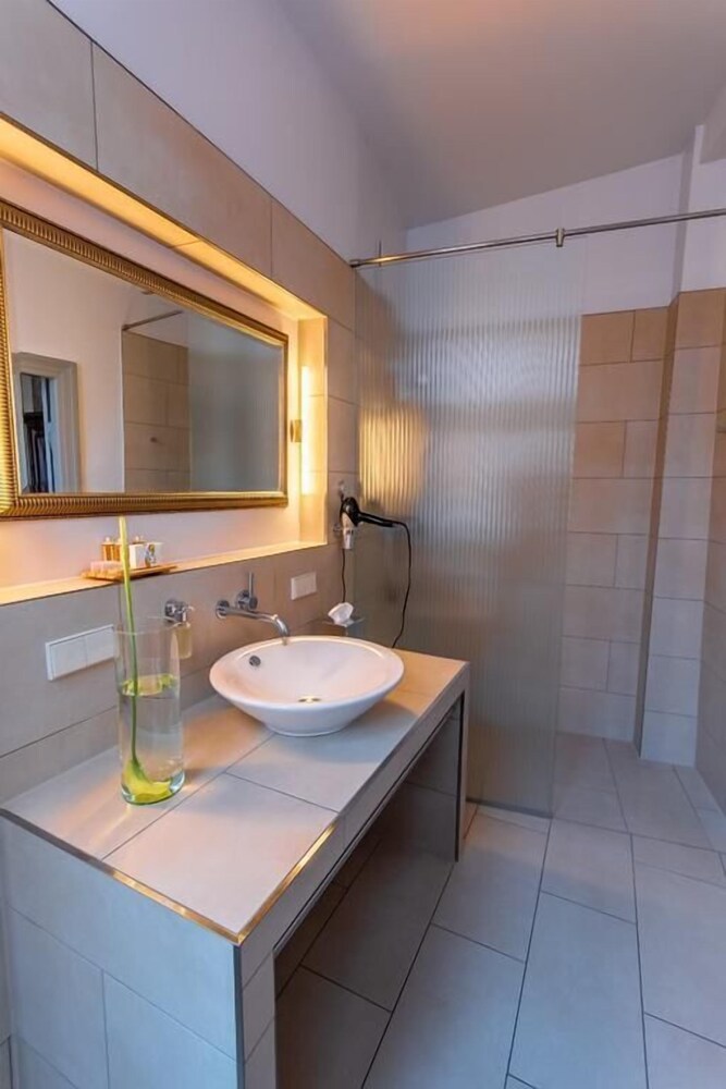 Hotel Anno 1216 by null