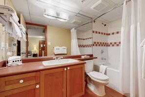 Séchoir à cheveux, serviettes fournies