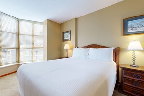 1 chambre, fer et planche à repasser, accès à Internet, literie fournie