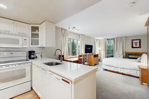 Bügeleisen/Bügelbrett, Internetzugang, Bettwäsche