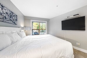 1 bedroom, iron/ironing board, internet, bed sheets