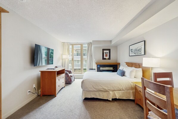 Fer et planche à repasser, accès à Internet, literie fournie