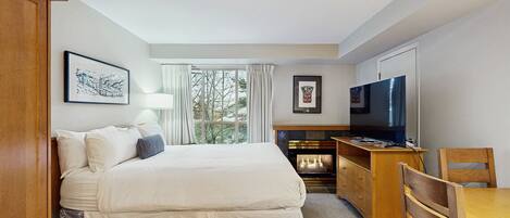 Iron/ironing board, Internet, bed sheets