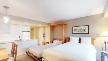 Iron/ironing board, internet, bed sheets