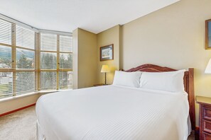 1 bedroom, iron/ironing board, internet, bed sheets