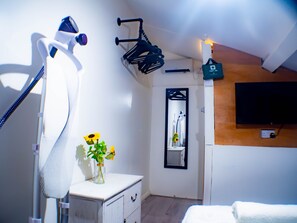 1 bedroom, hypo-allergenic bedding, individually decorated - CLN Boutique Apartment (London)