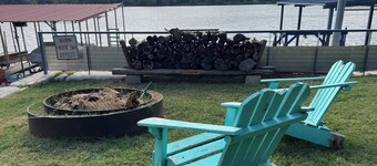 11: Spring Break Lakefront Escape, Pool Access, Pet-Friendly, WiFi