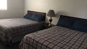 1 bedroom, iron/ironing board, WiFi (free), bed sheets
