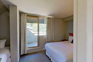 1 bedroom, iron/ironing board, internet, bed sheets